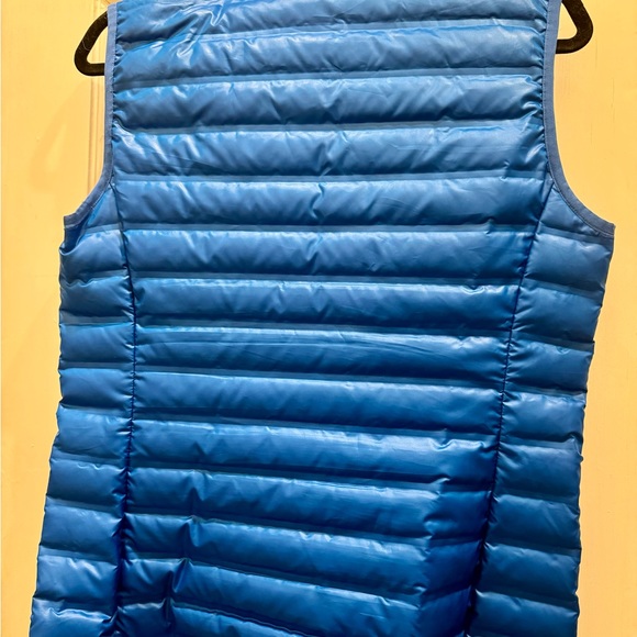 Columbia Blue Women’s Medium Vest (thin puffer) - Picture 3 of 3